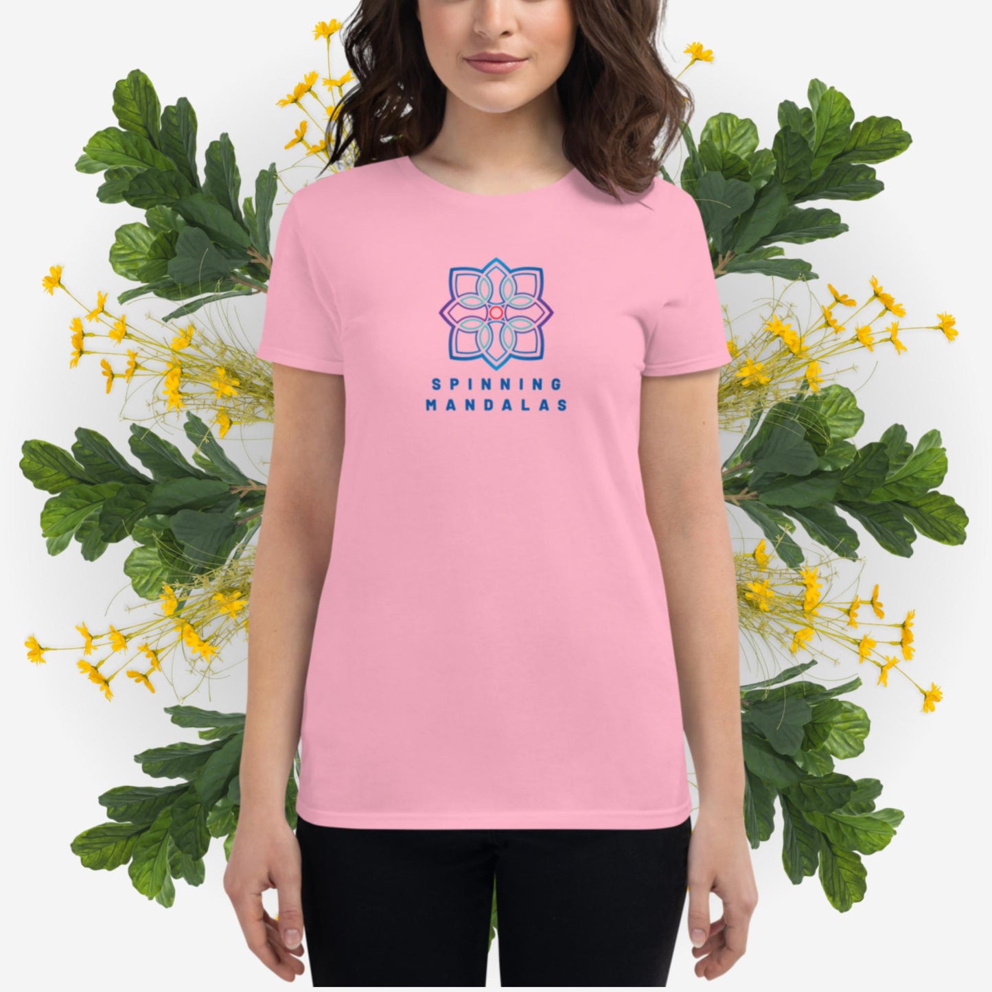 महिलाओं की छोटी आस्तीन वाली टी-शर्ट